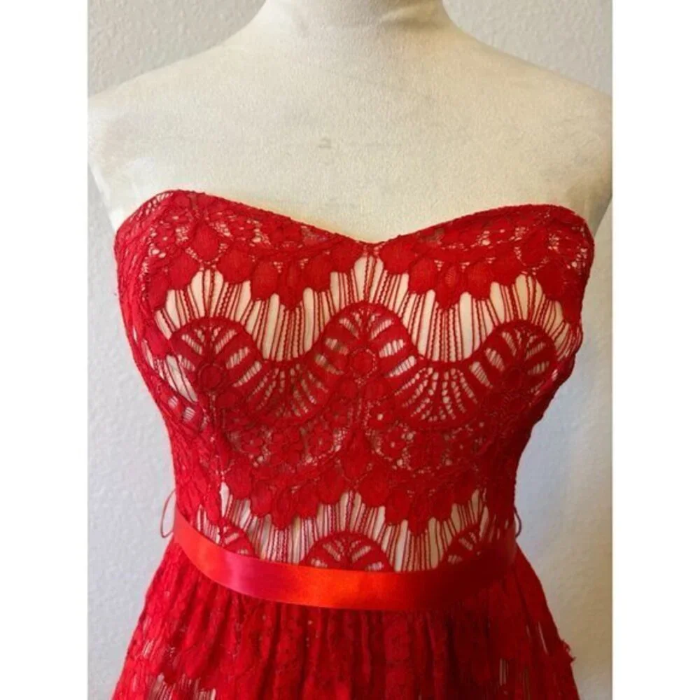 Juniors Red Lace Strapless Mini Dress‎ Lined Tulle  Size 9/10 Homecoming Party